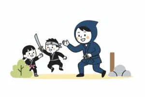 青と黒の忍者衣装を着た親子が、刀や手裏剣を持って遊ぶ様子